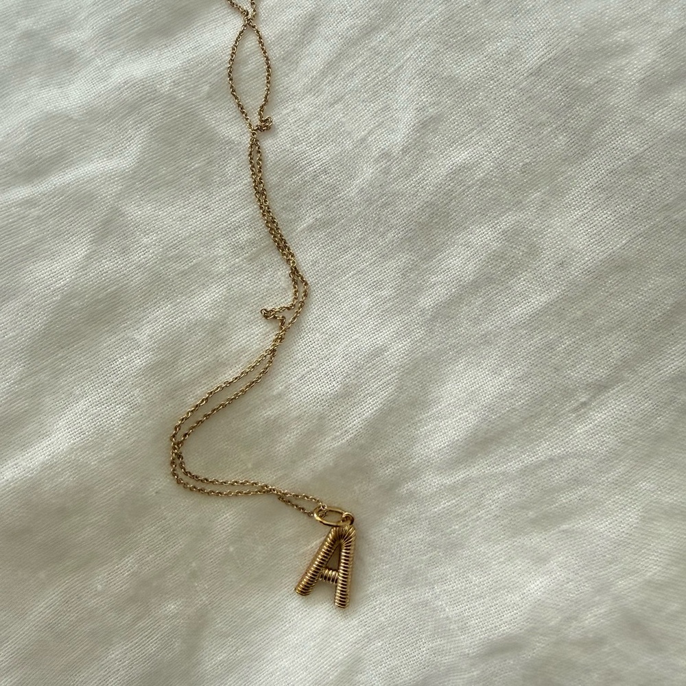 Mejuri BOLD LETTER PENDANT NECKLACE